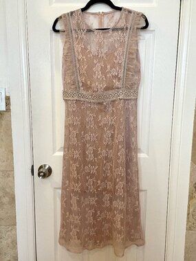 EUC Blush Pink Neutral Sheer Floral Lace Sleeveless Midi Dress with Slip